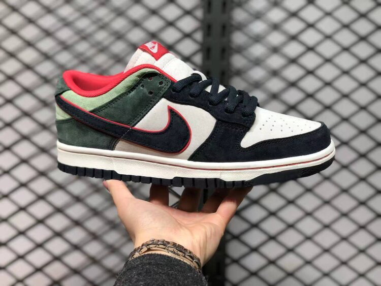  Nike SB Dunk Low 