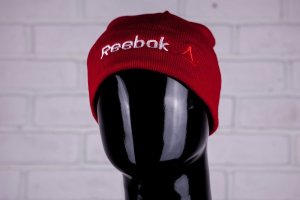 Шапка с подворотом Reebok красная