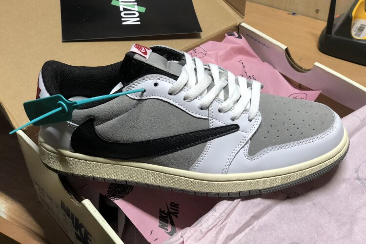 Nike Jordan 1 Low "Fragment x Travis Scott"
