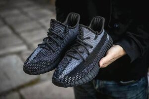 Adidas Yeezy Boost 350 V2