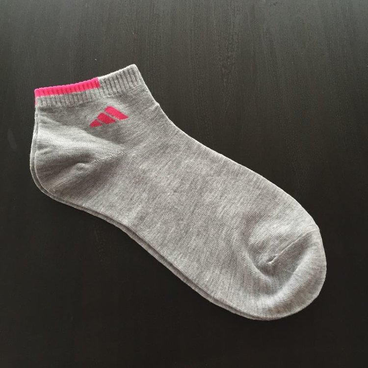 Носки adidas серые, розовый значок